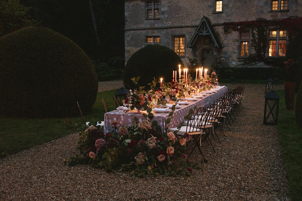 Wedding_Château _France_florist_trend _2025_maximalist_flowers_Capucineatelierfloral19