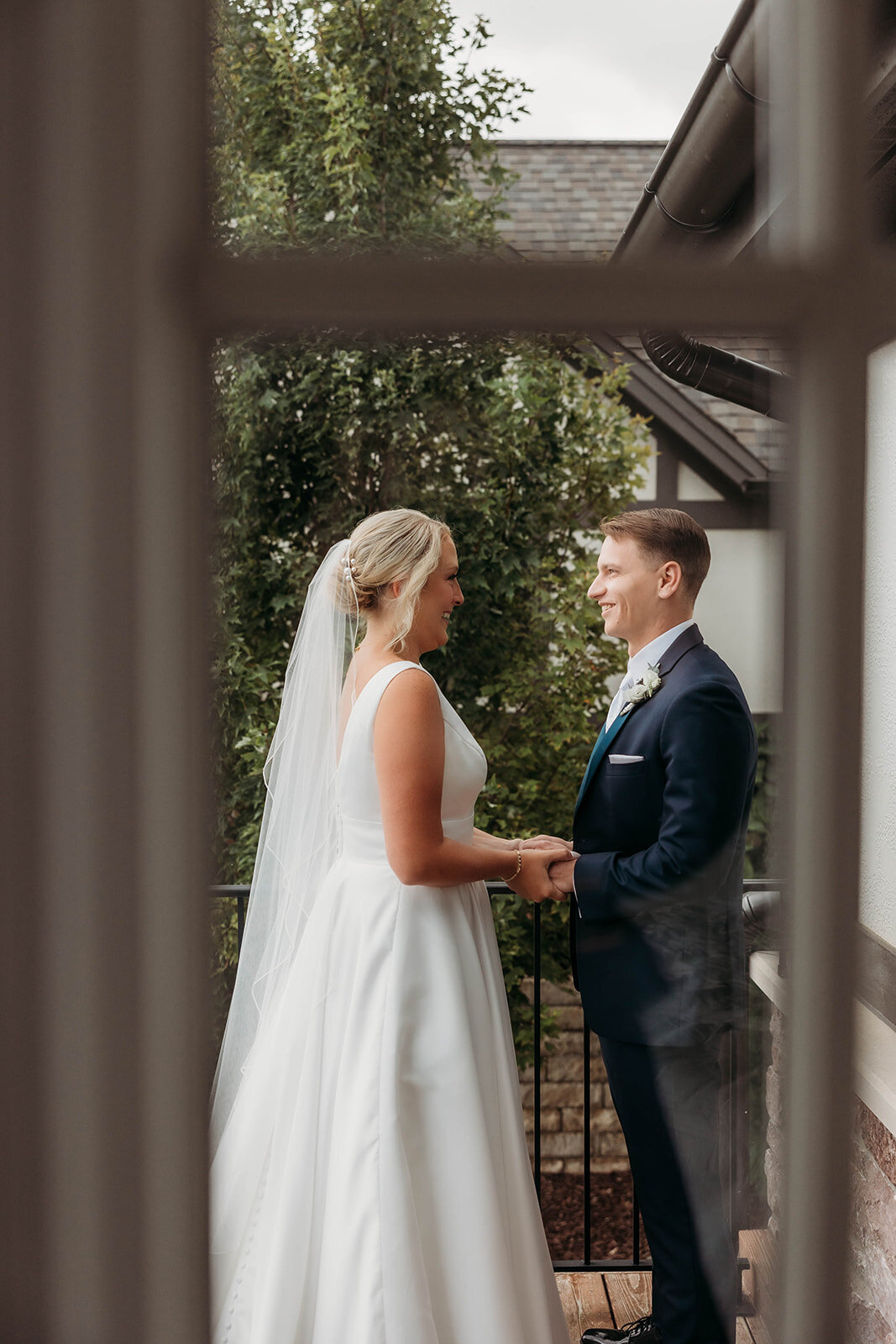 Saint Clair Inn Wedding First Look Michigan Photographer K. E. Rogers Photography-11