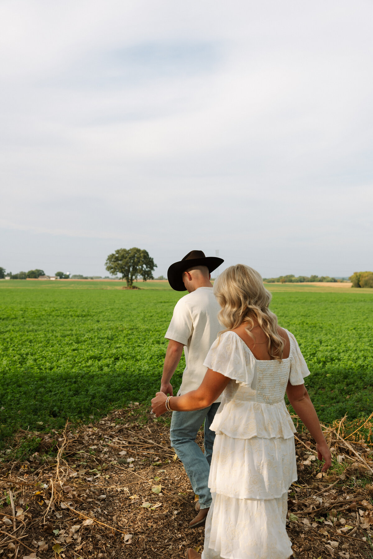 Wisconsin Horse Farm Engagement Session Creative Couples Session-6