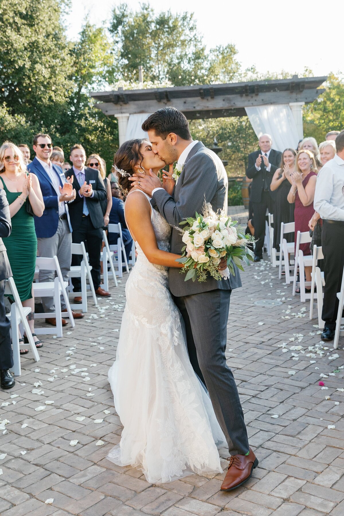2022.10.21 Laura and Jeff Wedding_Bethany Picone Photography_04 Ceremony171