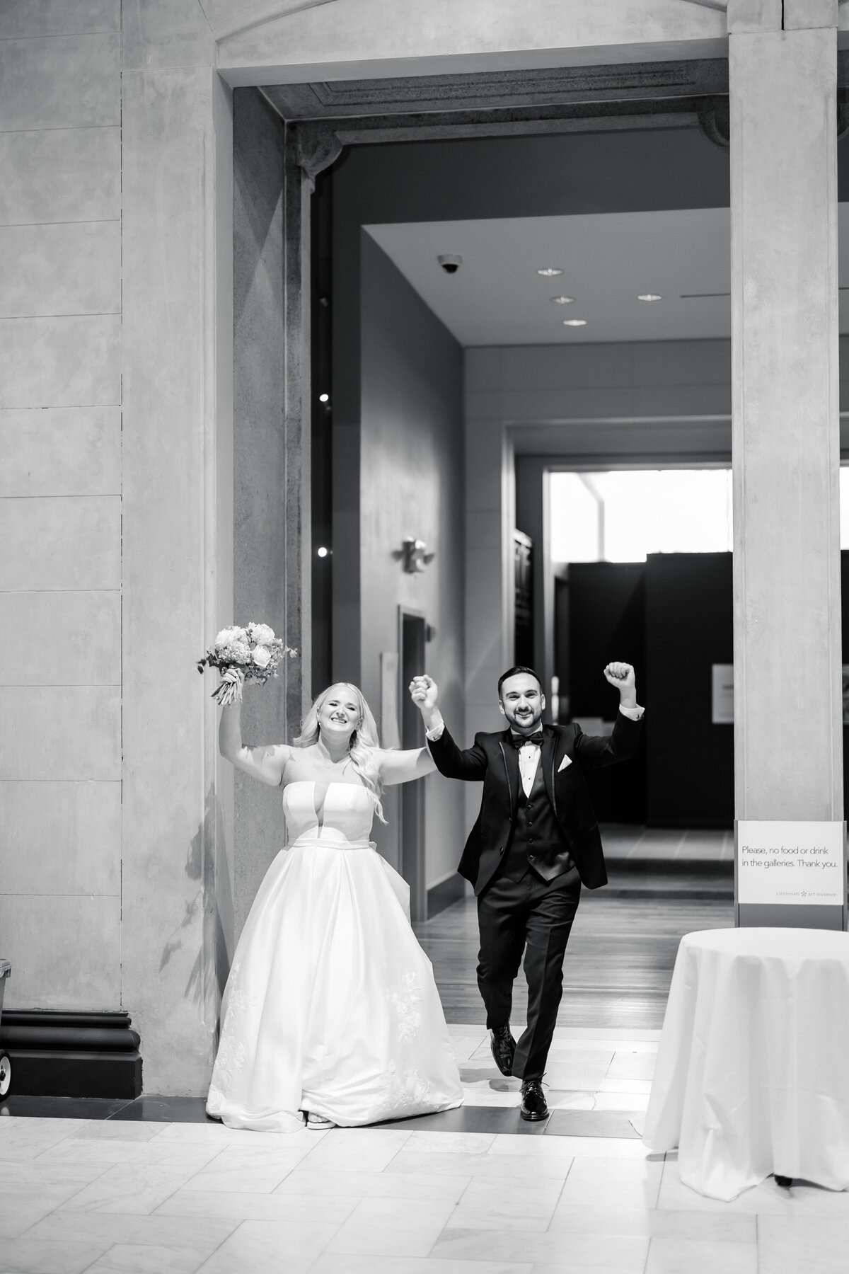 kasia-sickau-photography-cincinnati-ohio-wedding-photographer-caitlyn-mohammed-cincinnati-art-museum-wedding7