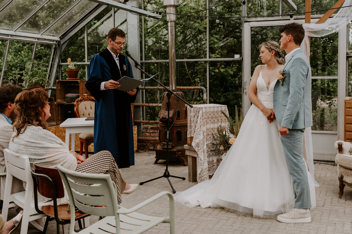 Trouwfotograaf in Zeeland. De leukste trouwlocaties in Zeeland vind je in deze blog. Door everatilroefotografie, trouwfotograaf in Middelburg,Zeeland