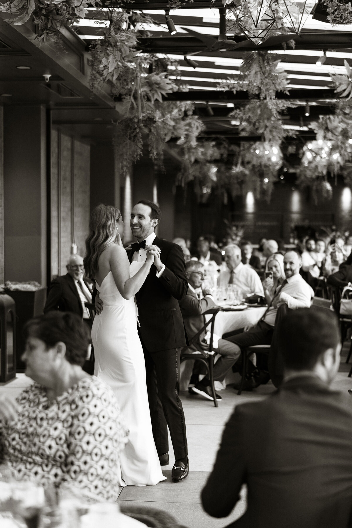 66-bride-groom-first-dance-reception
