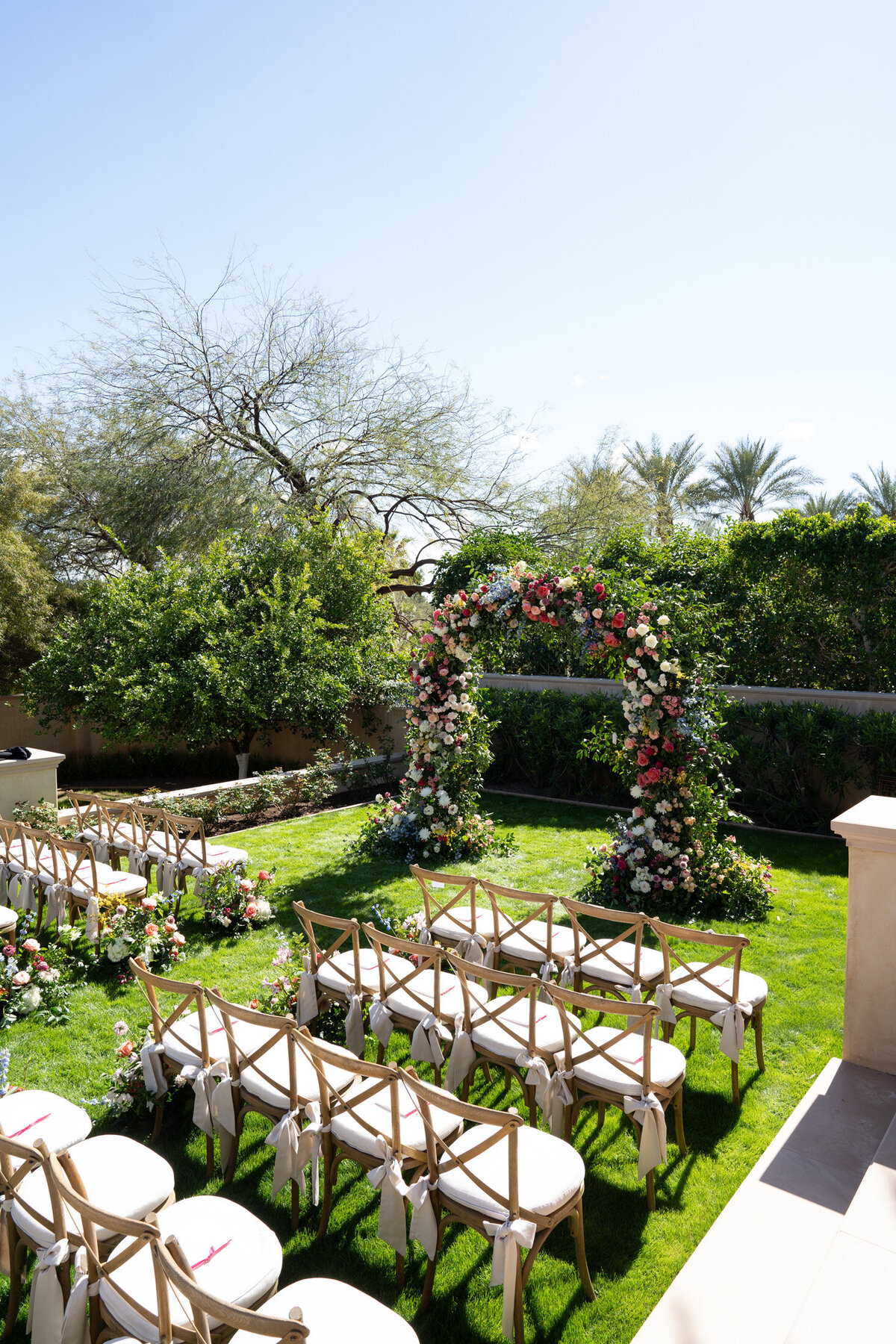 18_private-estate-floral-arch-imoni