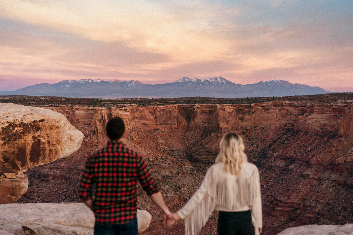 moab_utah_boho_adventure_engagement_destination-164