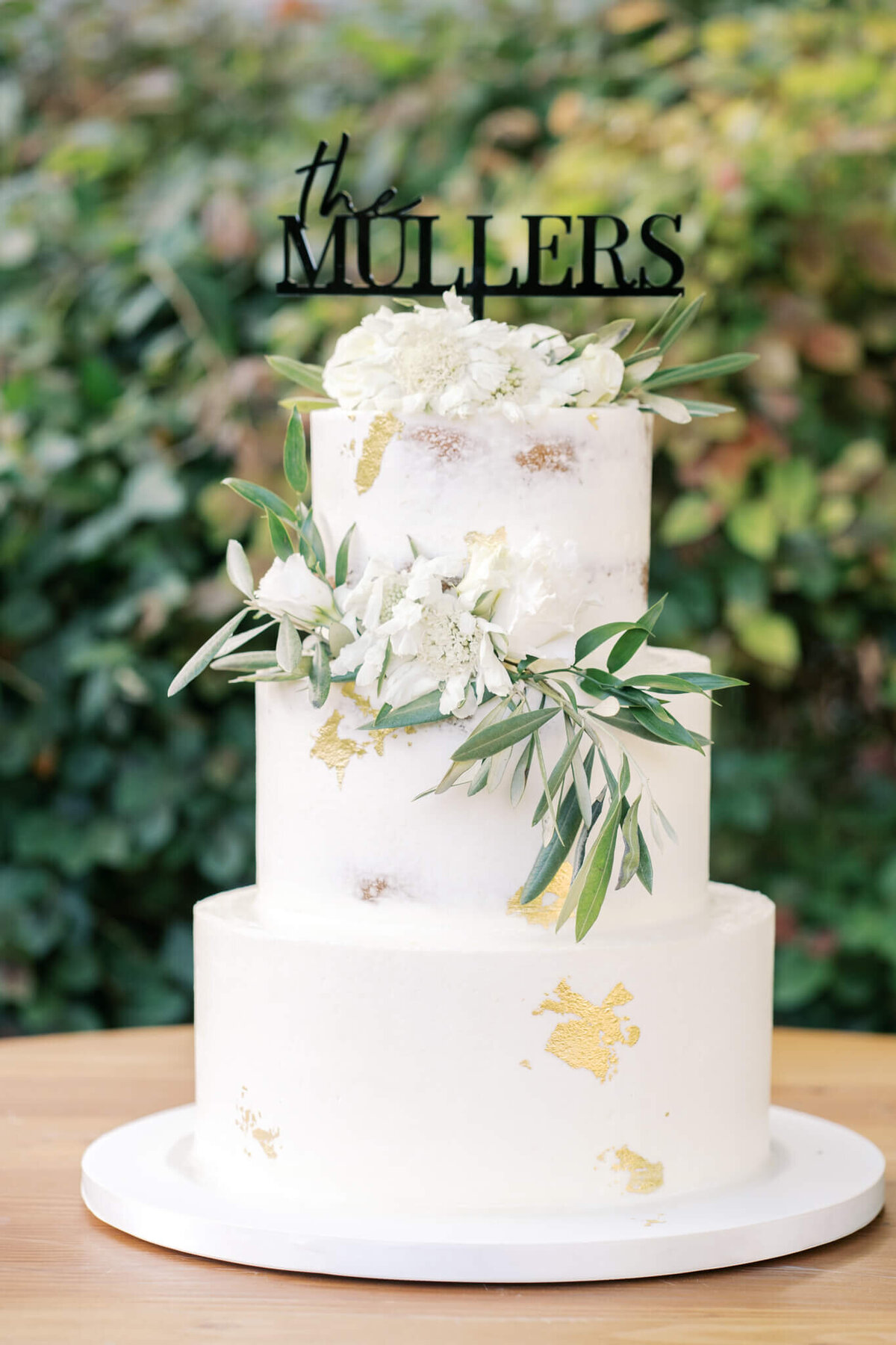 Bridal portrait captured by Vanessa Montano Photography – Livermore vineyard at sunset.