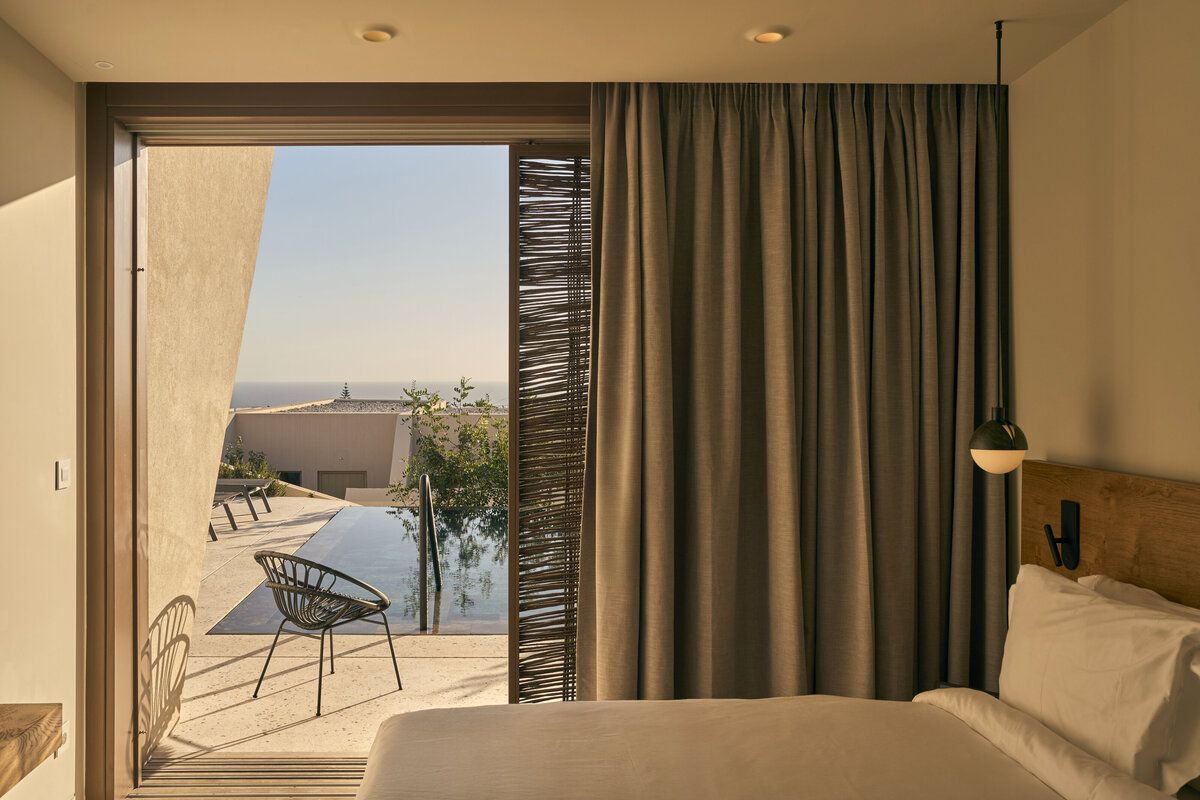 Waterstone - NOŪS Santorini - Santorini - Luxury Boutique Hotel - NOŪS Santorini-Pool Suite View to Exterior