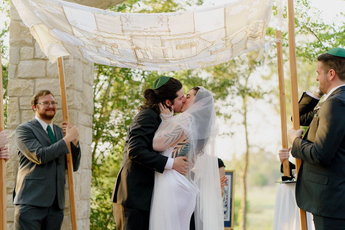 Esme&JacobWeddingPhotos_Previews_AustinWeddingPhotographer_HereafterFilms-50