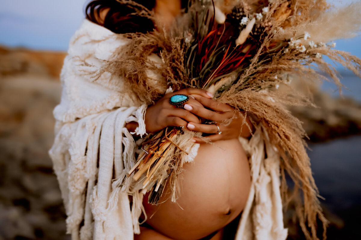 Affordable Maternity session | Burleson, TX Family and Newborn Photographer