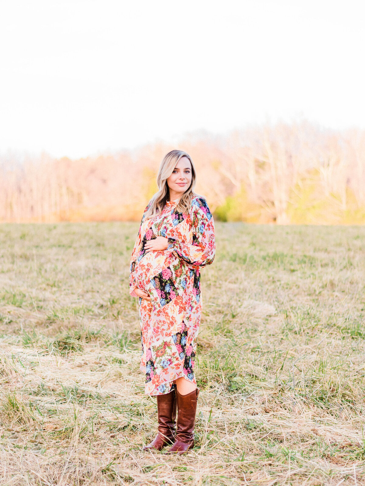 colorful outfit for maternity portrait