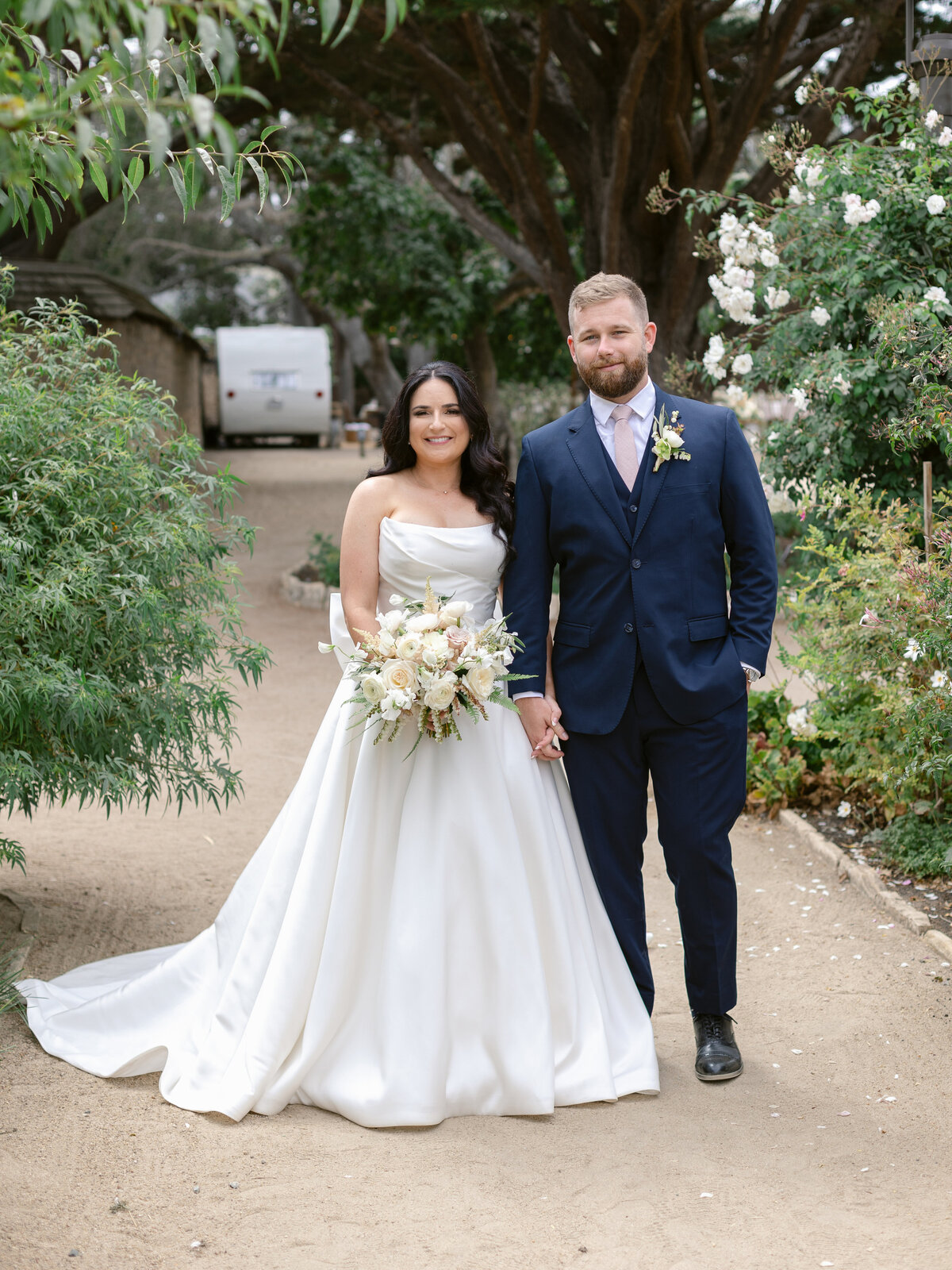 Bride and groom portrait | Bella Fleur