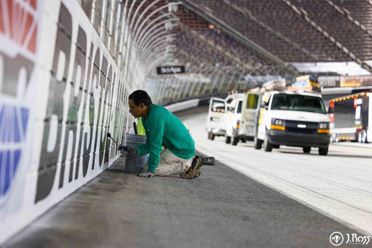 BRISTOL-MOTOR-SPEEDWAY-COMMERCIAL-PAINTING-J.ROSS-14