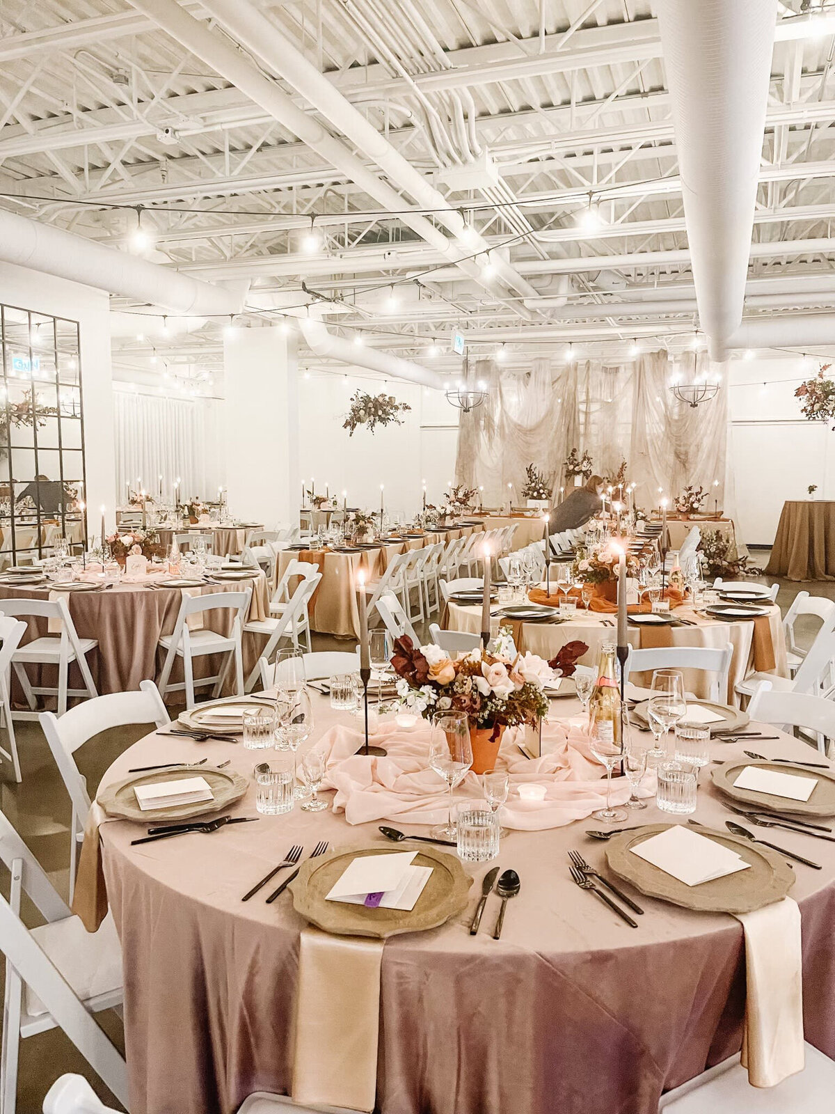 Warm Fall wedding reception at The Brownstone, modern and elegant Calgary, Alberta wedding venue, featured on the Brontë Bride Vendor Guide.