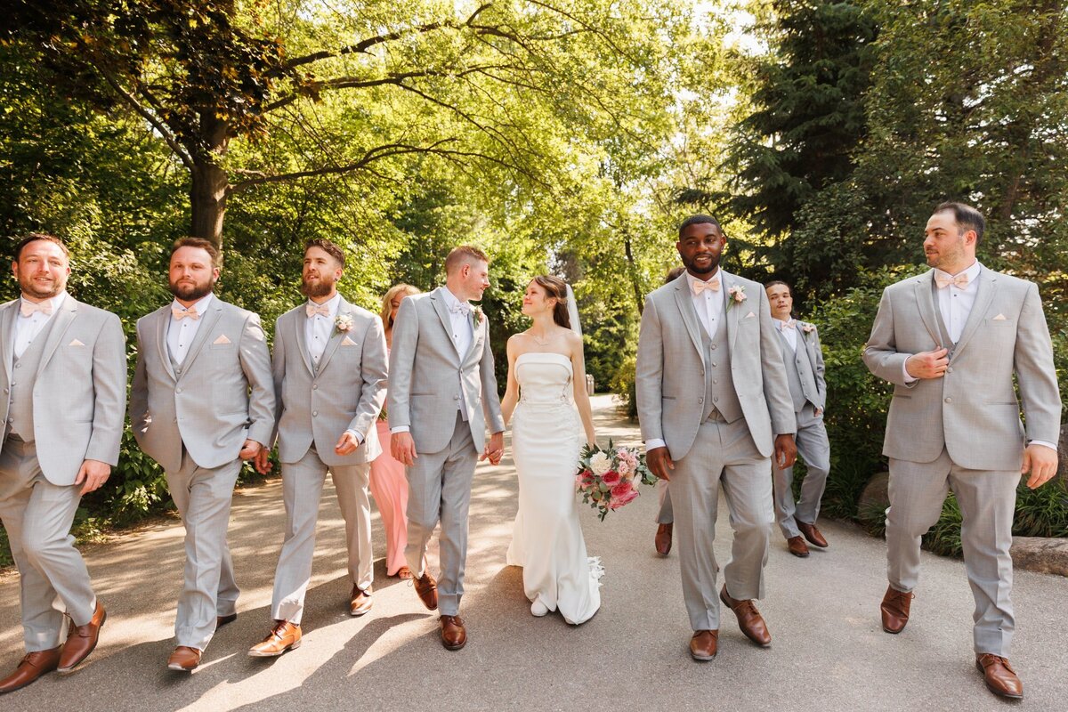 22-grand-rapids-frederik-meijer-garden-wedding