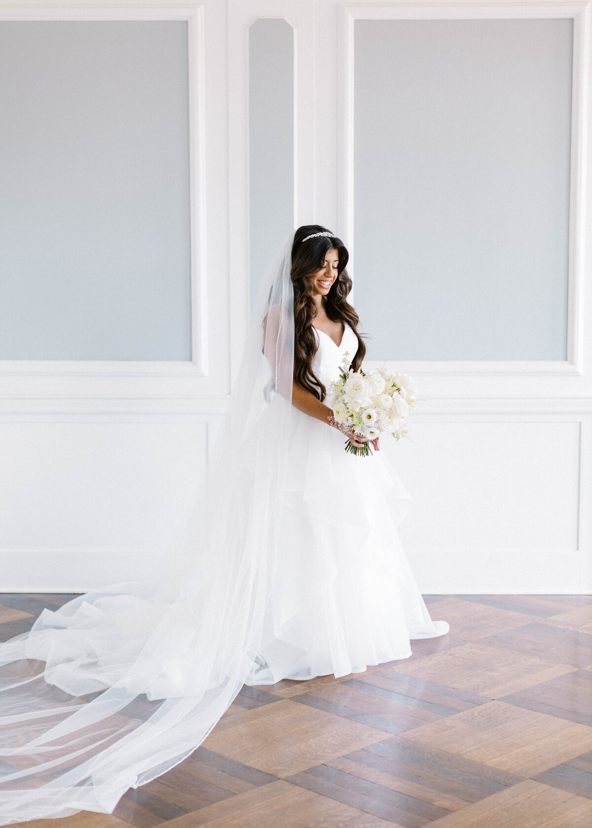 Huntingdon-Valley-Country-Club-Wedding-Bride-Getting-Ready_017