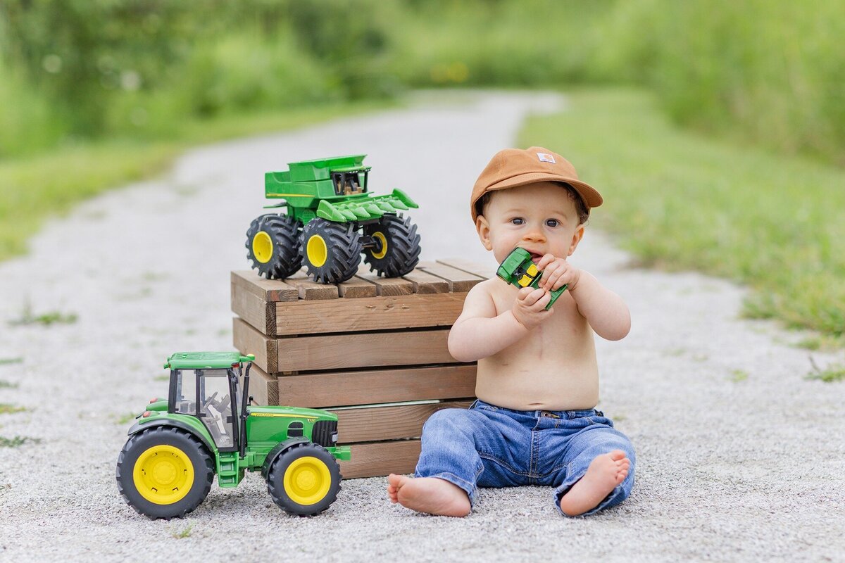 colton-toddler-boy-ohio-cowboy-photos-3