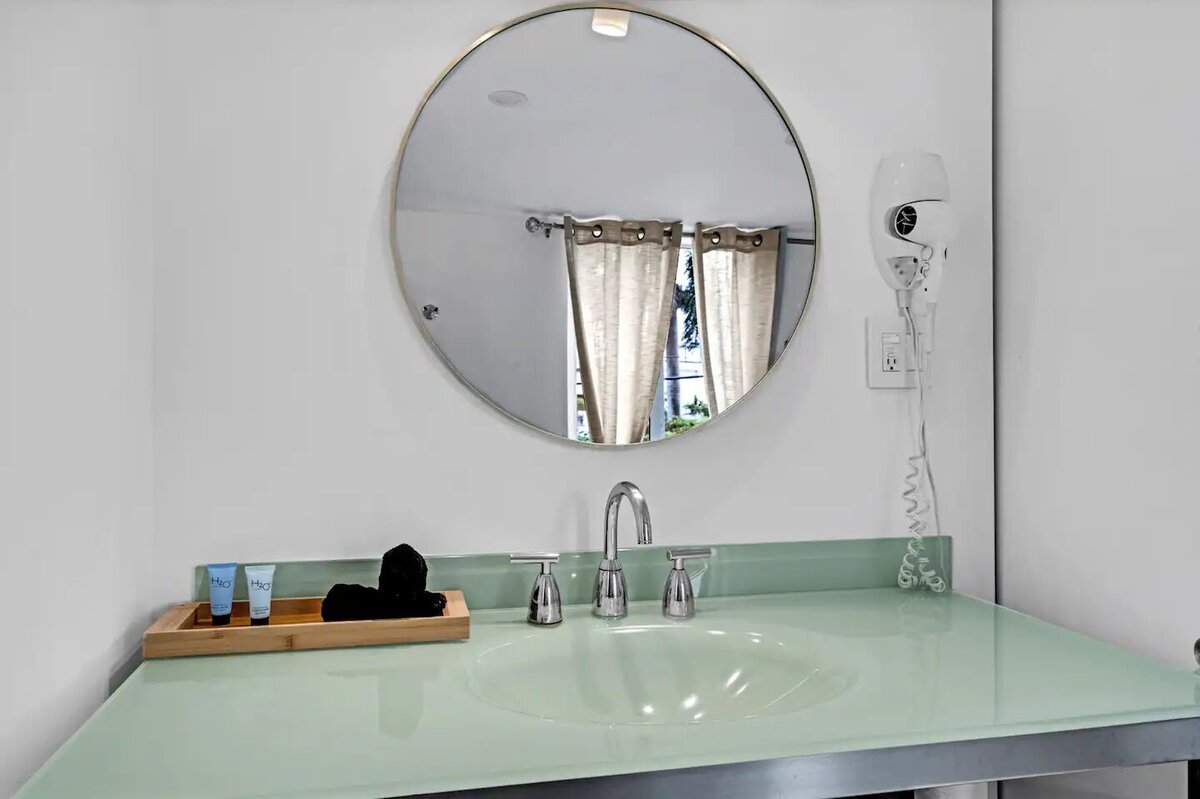 Bathroom 2 (1)