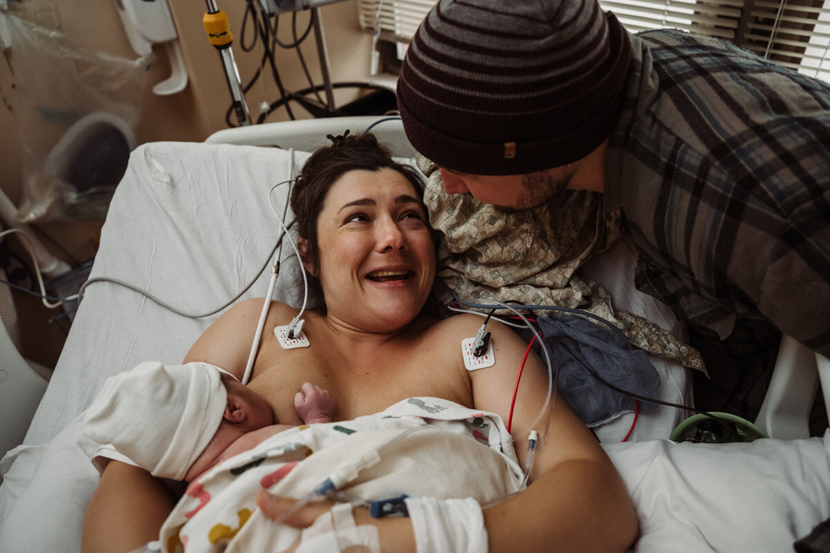 cesarean-birth-photography-natalie-broders-d-104
