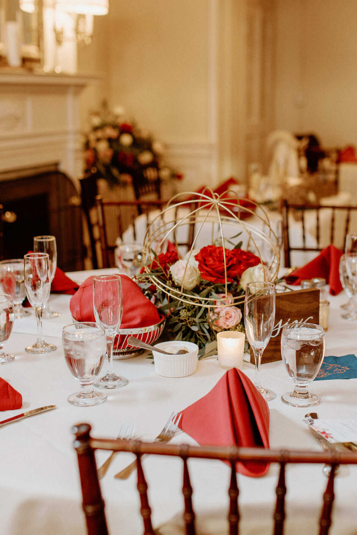 22-kara-loryn-photography-wedding-guest-table-setting