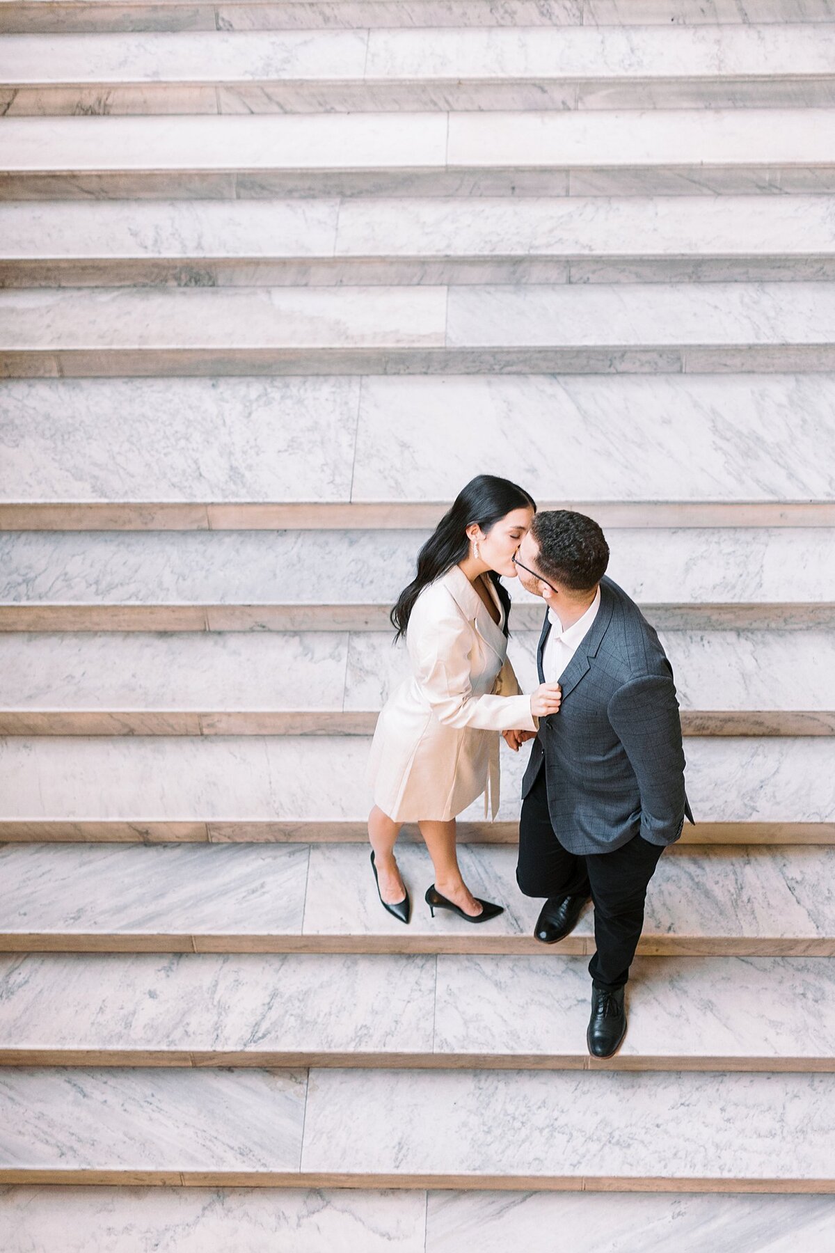 Indianapolis-State-House-Capitol-Building-Engagement-Photos-_0031