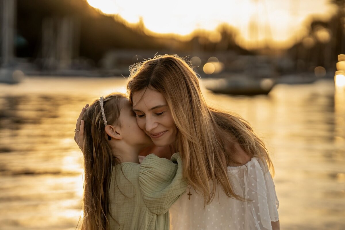 Brisbane-Family-Portrait-Maternity-Girl-on-Beach-during-Sunset-16