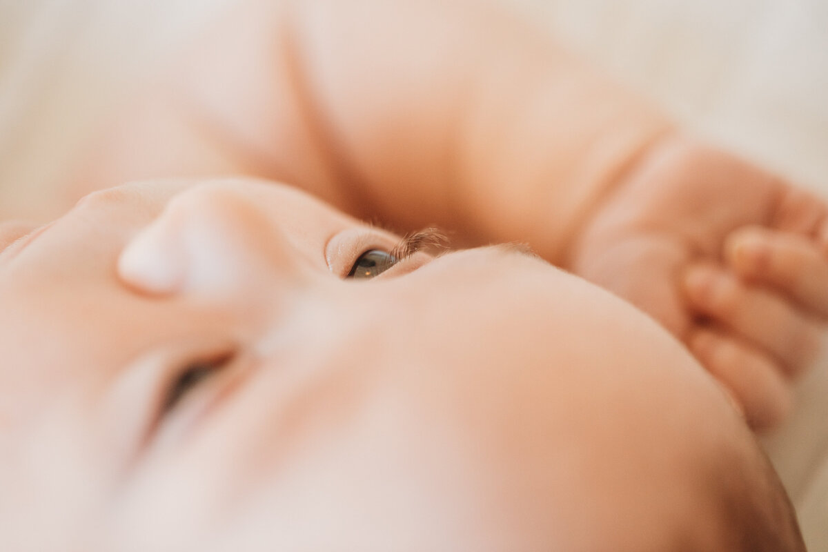New_Hampshire_Lifestyle_Newborn_Photographer-23