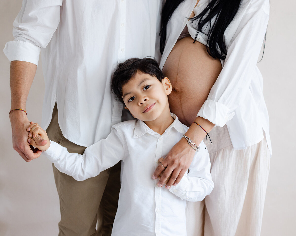 maternity-family-photoshoot