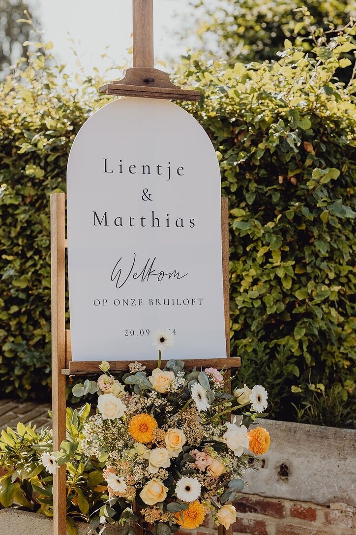 2C35A238-19D8-4C8A-AE81-4FF954ED85C3_1_105_c