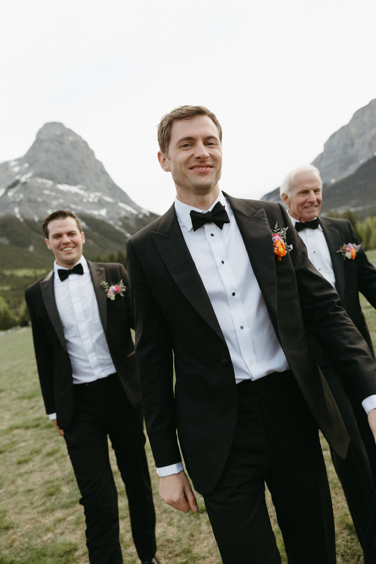 groomsmen photos