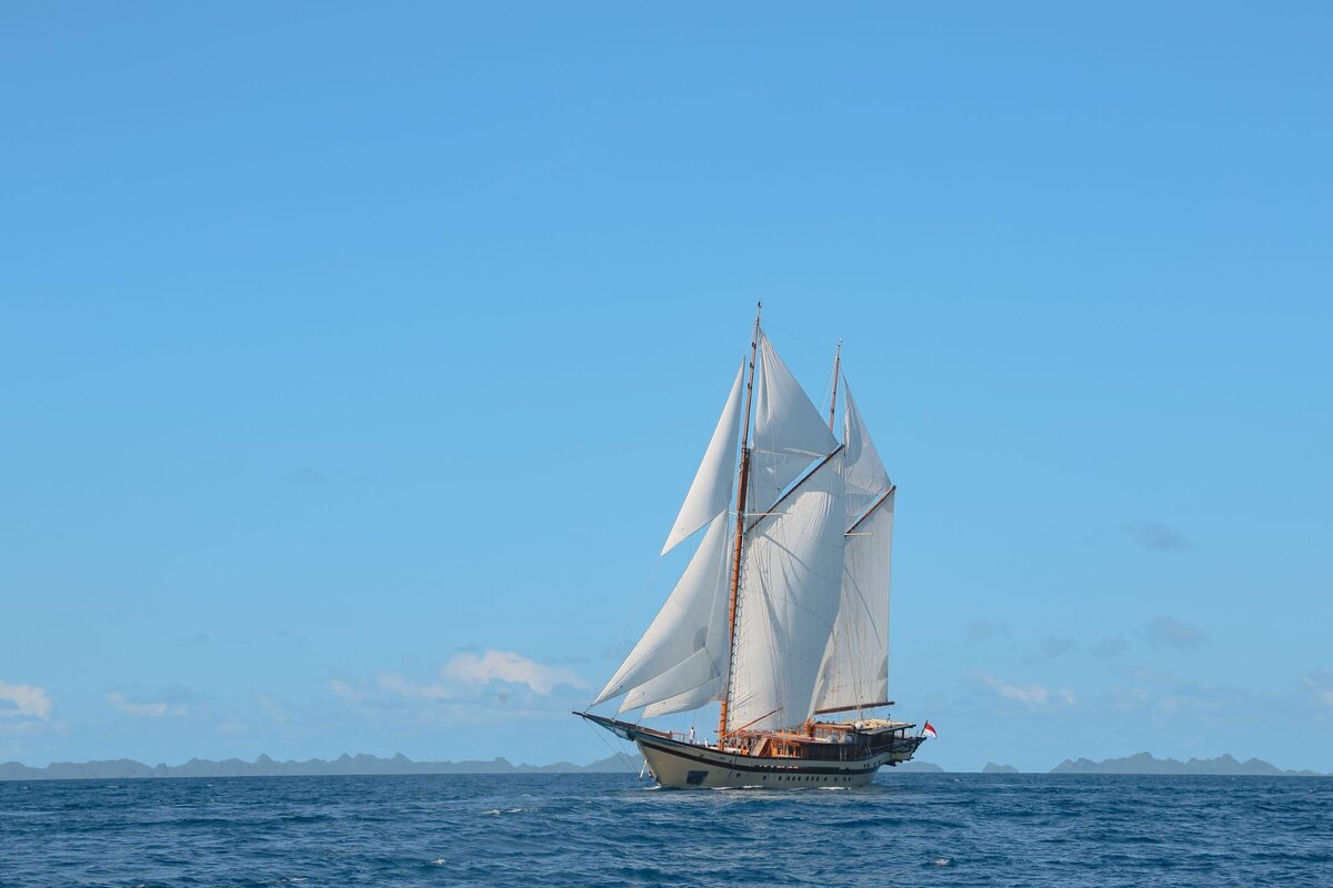 Experience the perfect fusion of luxury, comfort, and adventure as you sail through the mesmerizing Indonesian waters aboard this exceptional yacht.