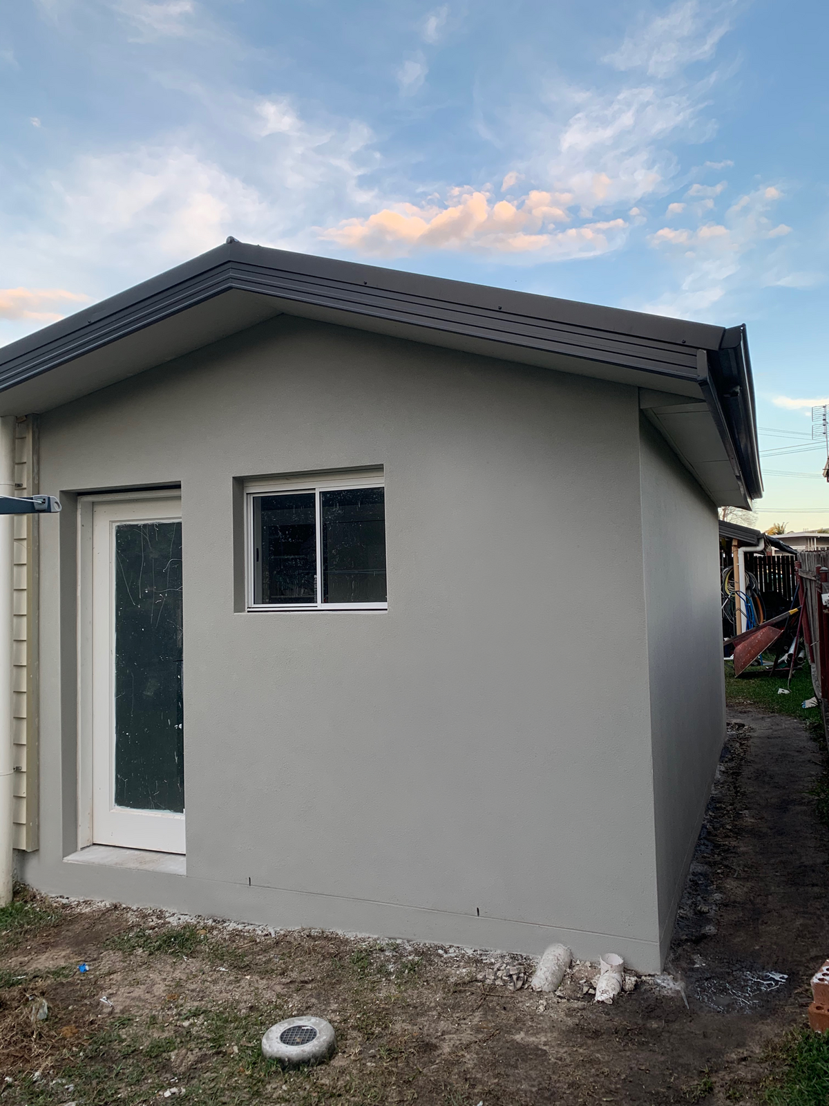 render central coast finesse rendering is the best cement rendering company on the central coast. Using the best brands like dulux render and dulux texture. You'll love your new rendered house