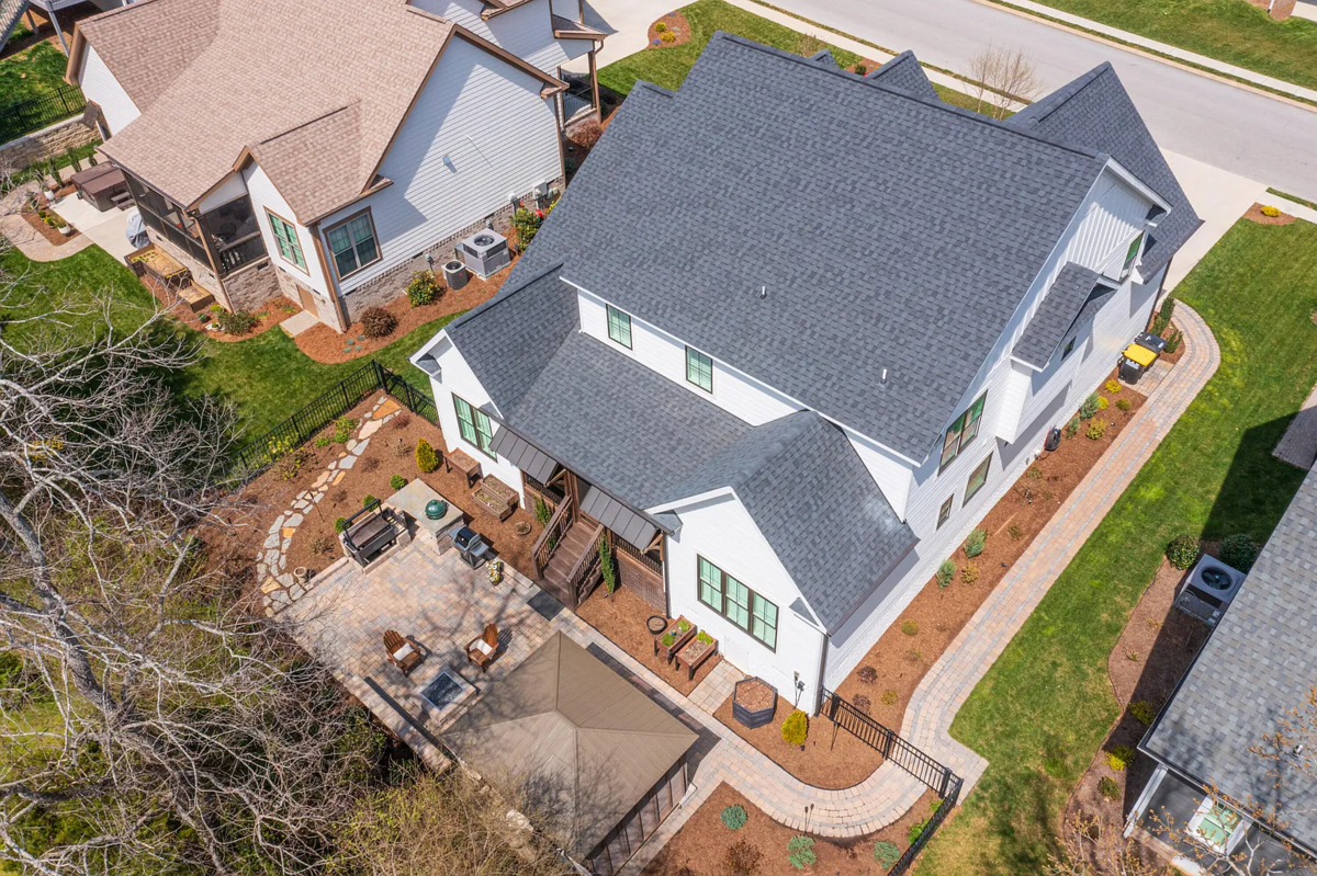 31 Patio Overhead