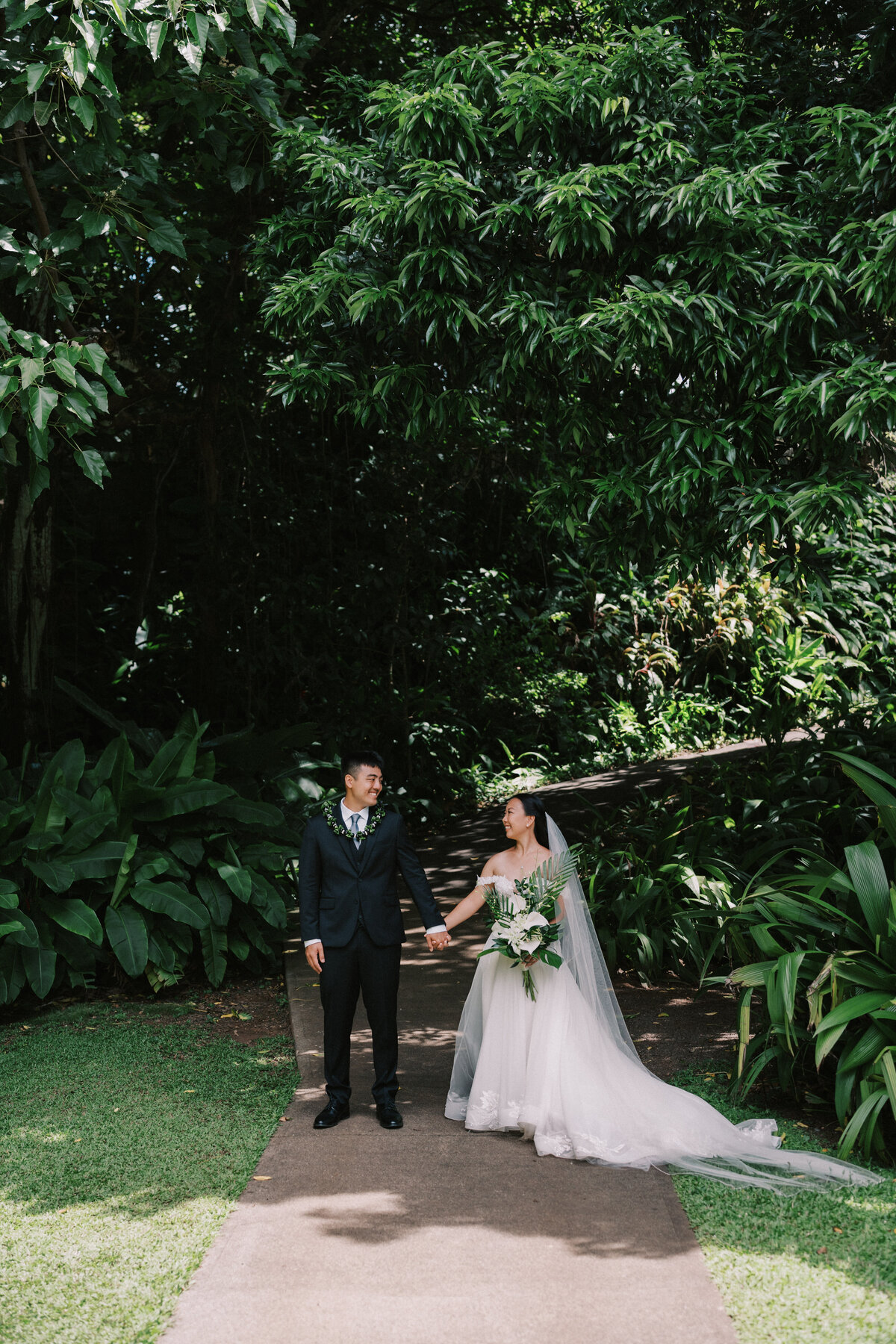 SundayIndigo_Hawaii-Wedding-Photographer-Haiku-Garden-32