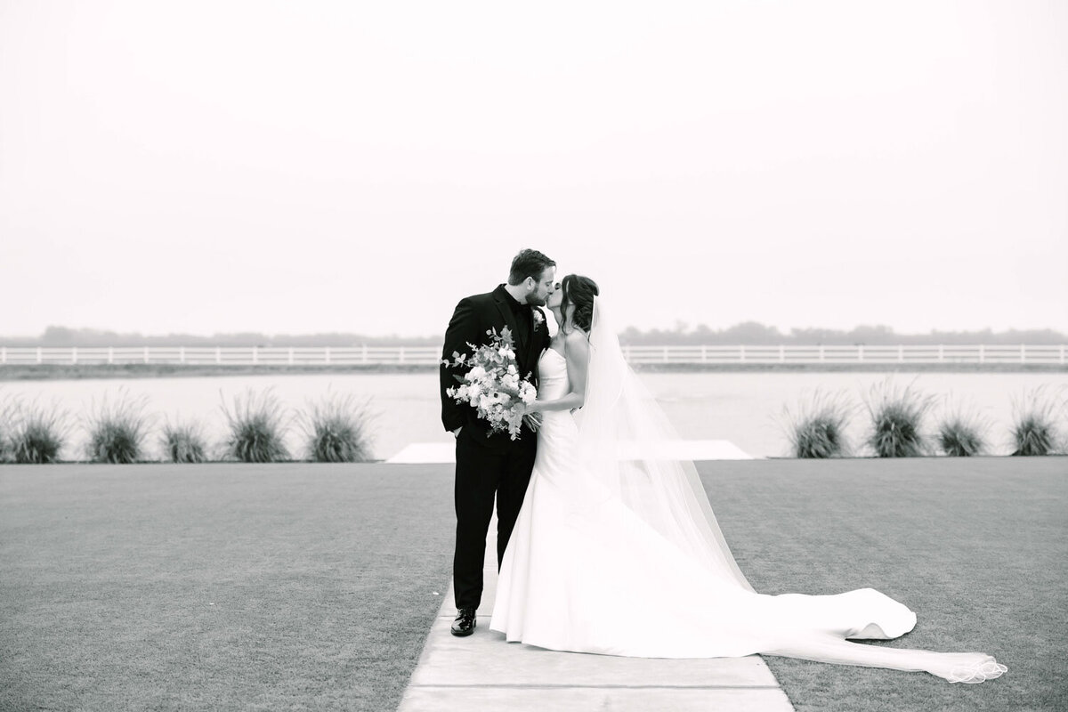 Sydney-and-Carsen-Luxury-wedding-in-Dallas-Texas-Bella-Vista-Wedding-Planning-072