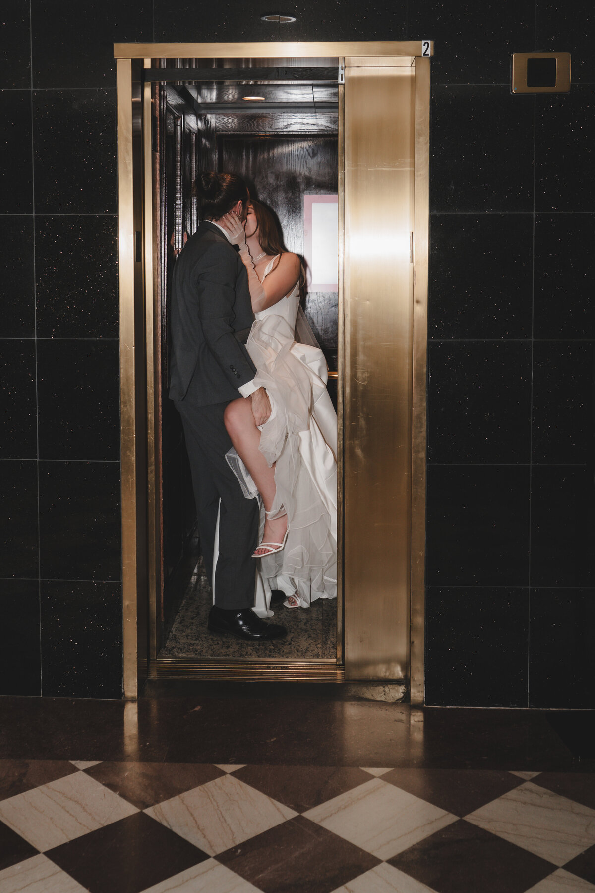 Emma&AlexBridal_NikkiAnnettePhotography-37