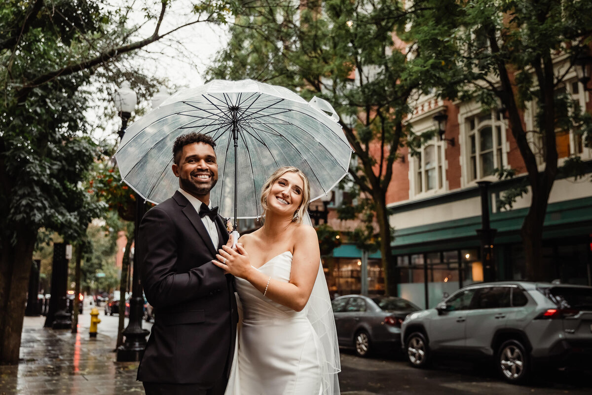 Nicole-Marcelle-Photography_009_rainy-providence-downtown-wedding-elisandro-helen