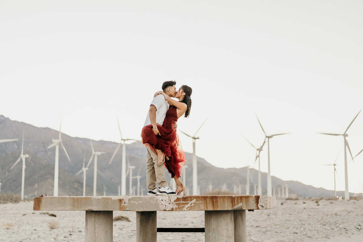 Palm-Springs_Windmills-Engagement-Session-29