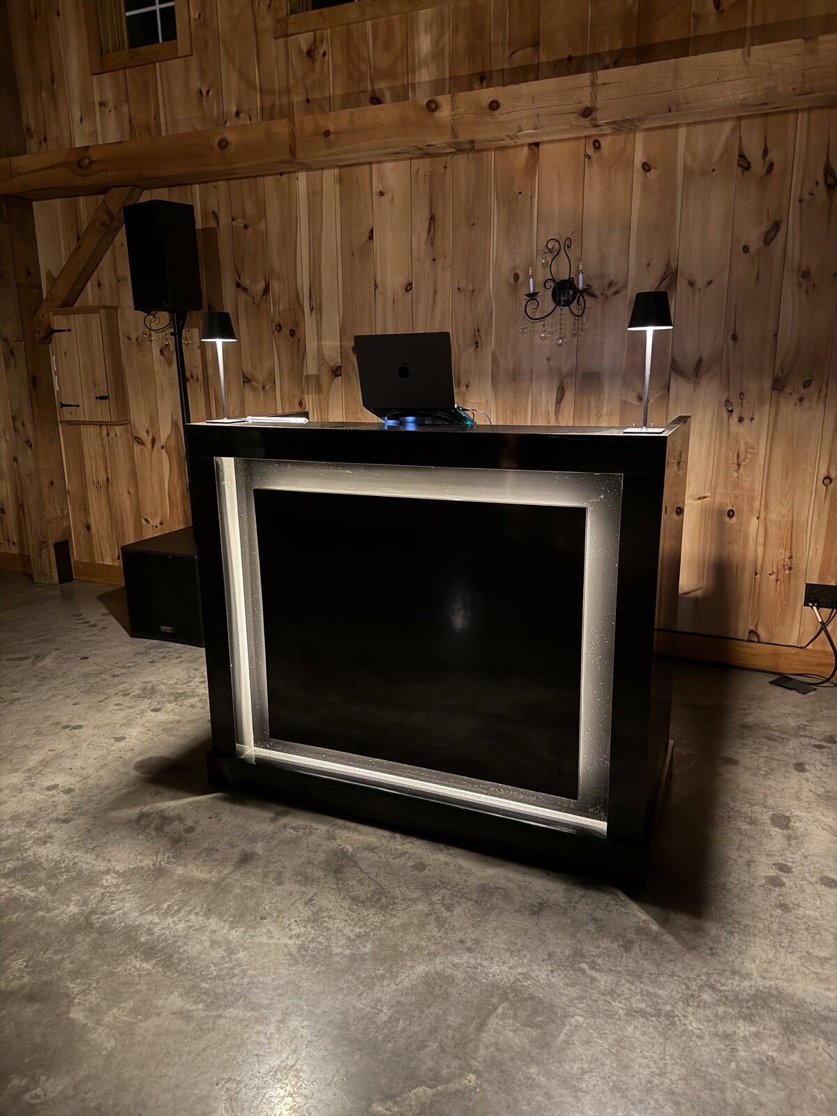 dj-booth-black-modern-elegant-lamp-ct-wedding-corporate