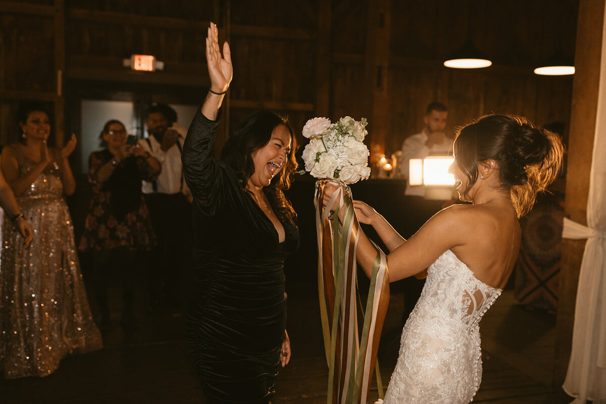 mustard seed gardens indy indianapolis noblesville indiana wedding photographer bellagio florals something blue stylists-92