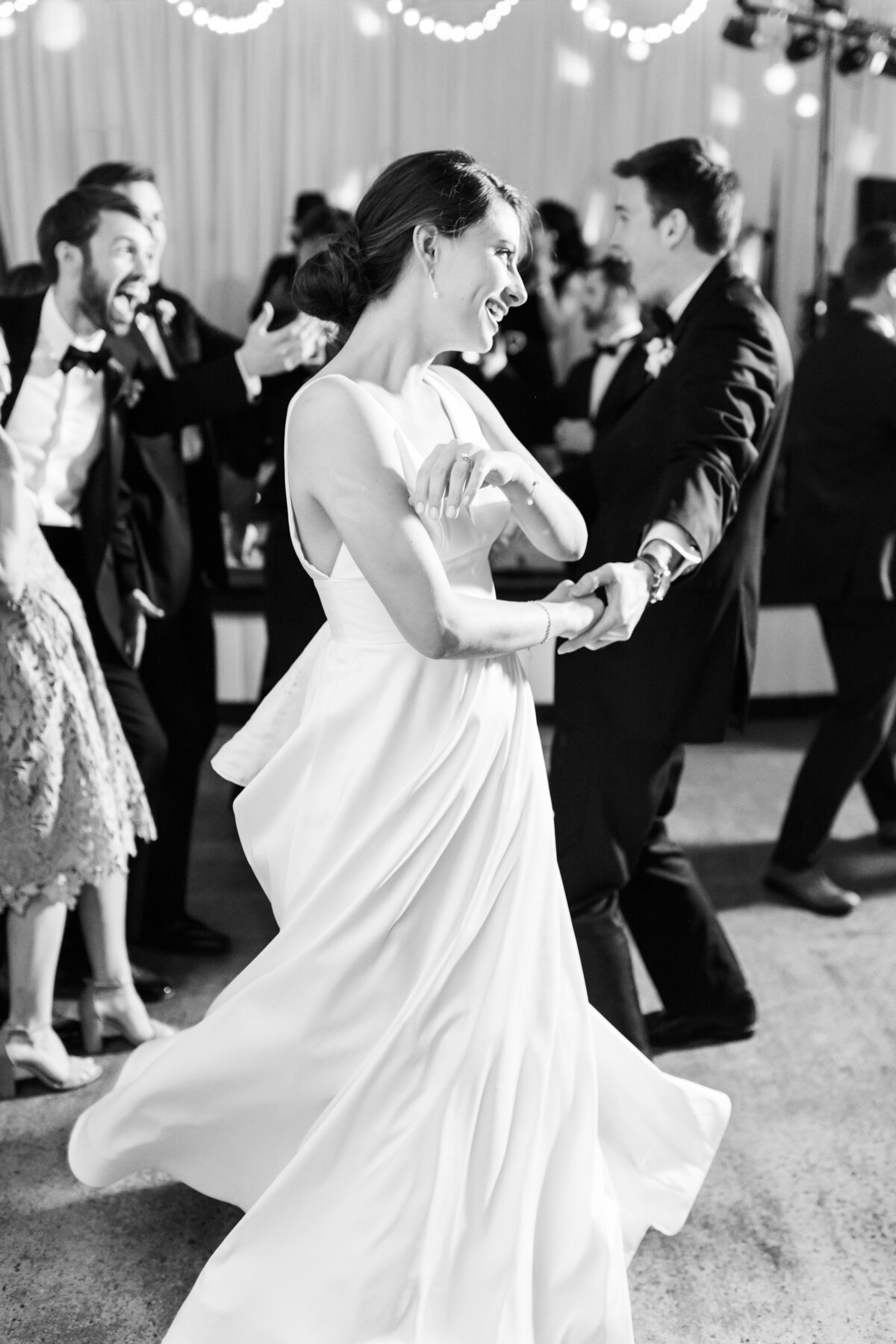 Elizabeth&Dahler_Wedding2022_CastleCiderHill_AngelikaJohnsPhotography-126