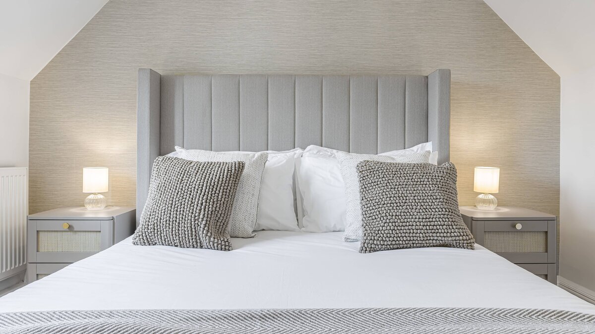 The Retreat: Luxury 2 Bedroom Cottage