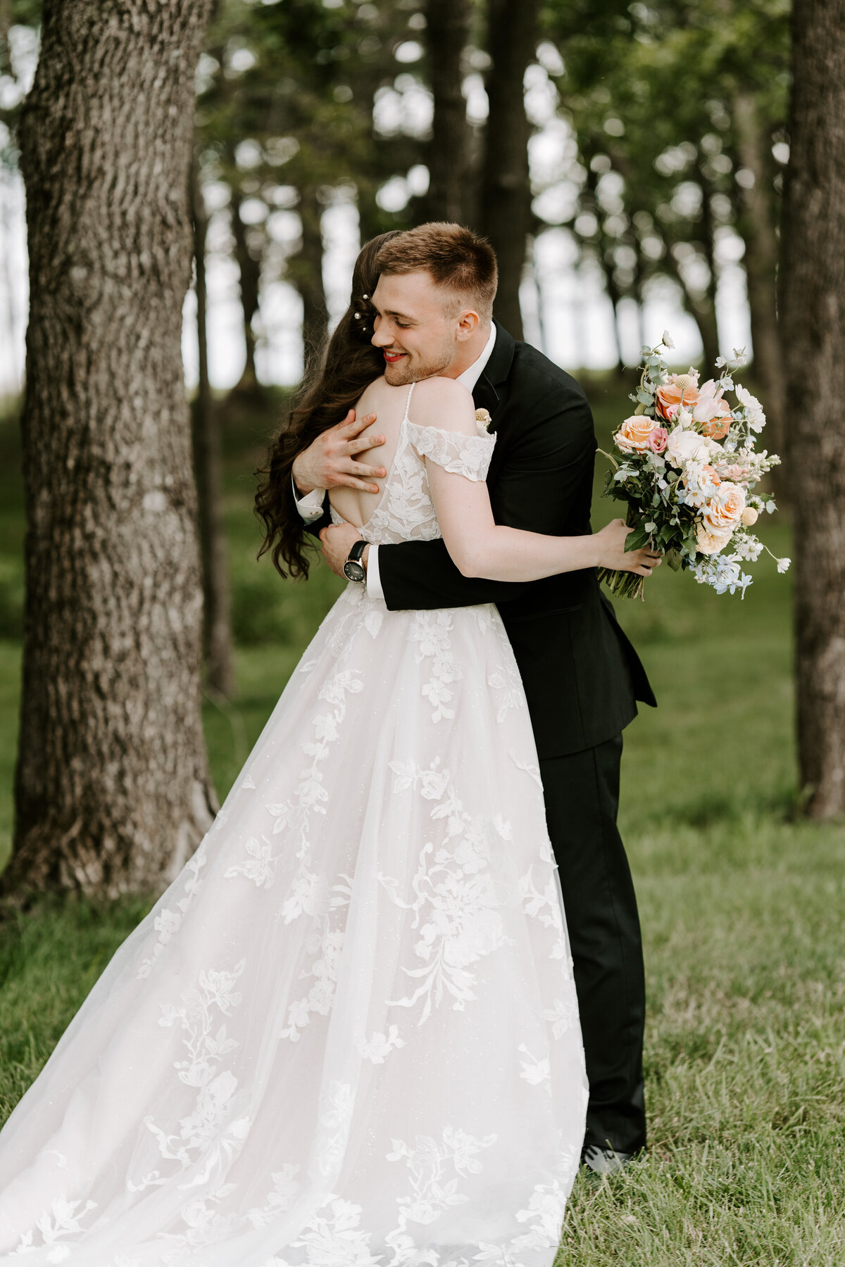 kraber-the-gathering-grounds-iowa-wedding-19
