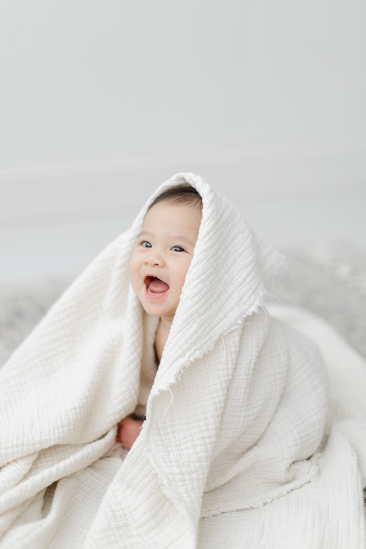 9 month baby milestone portrait session at Philadelphia photography studio - 7