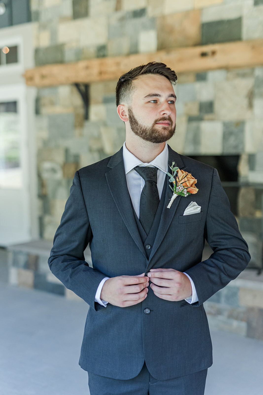 williamsburgweddingphotographer-themainofwilliamsburgwedding-getting ready emily and daniel - 1 -142
