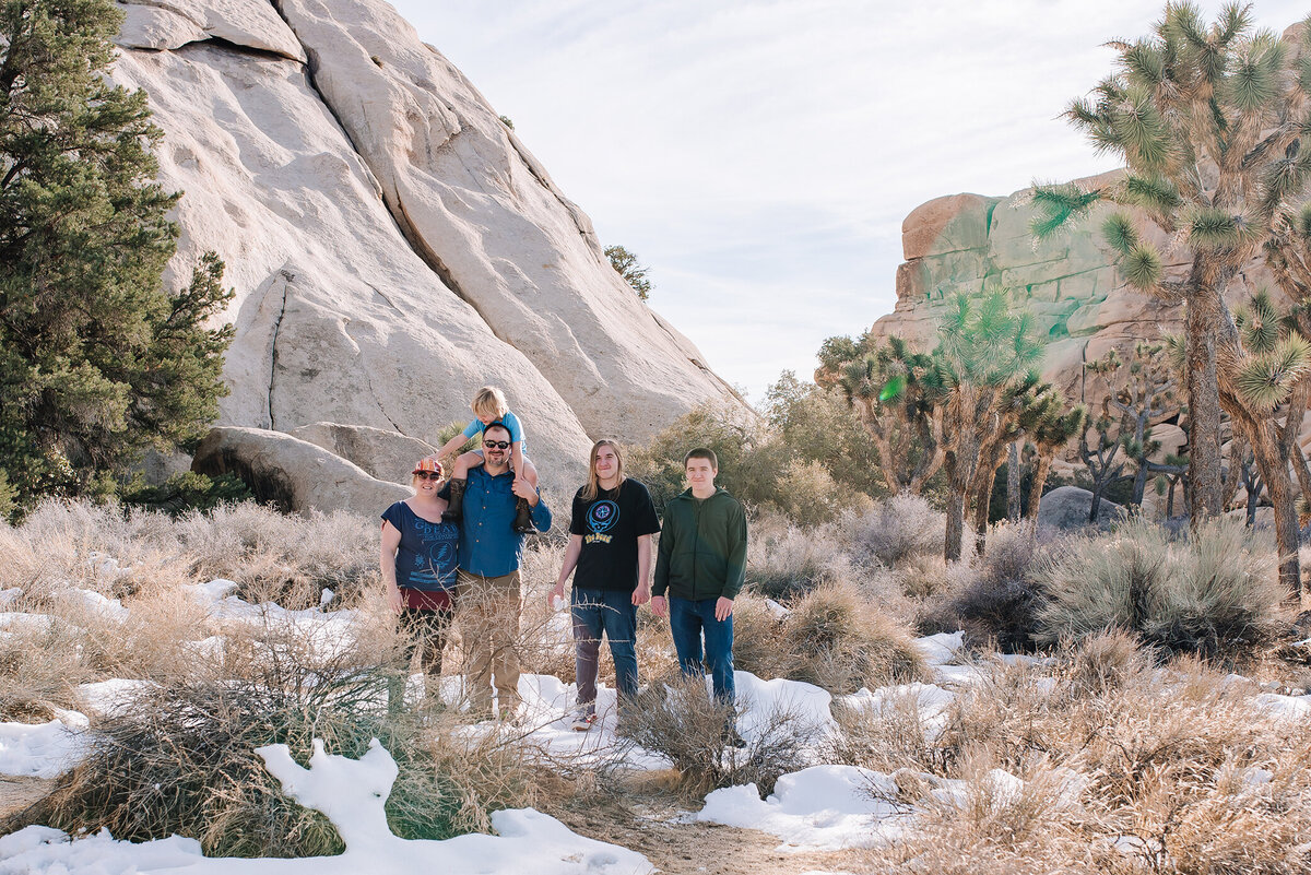 Family photos on vacation in Joshua Tree, by Katie Anne Photographer