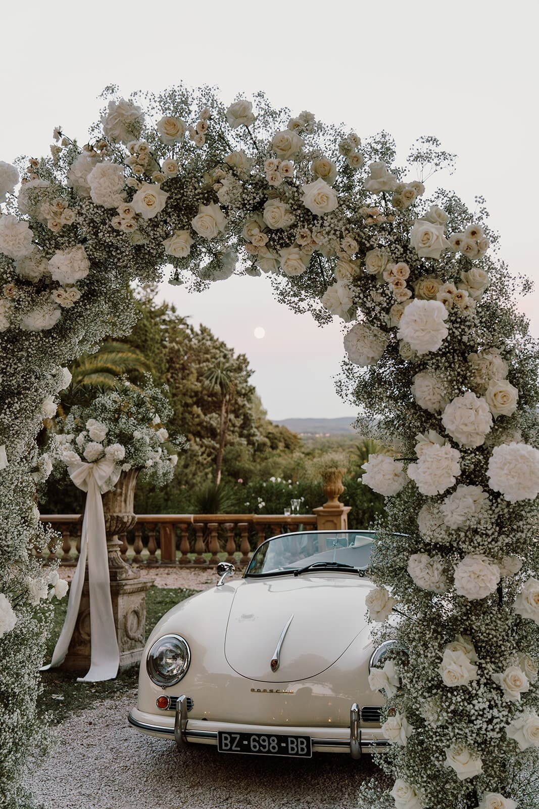 Chateau-wedding-classic-car