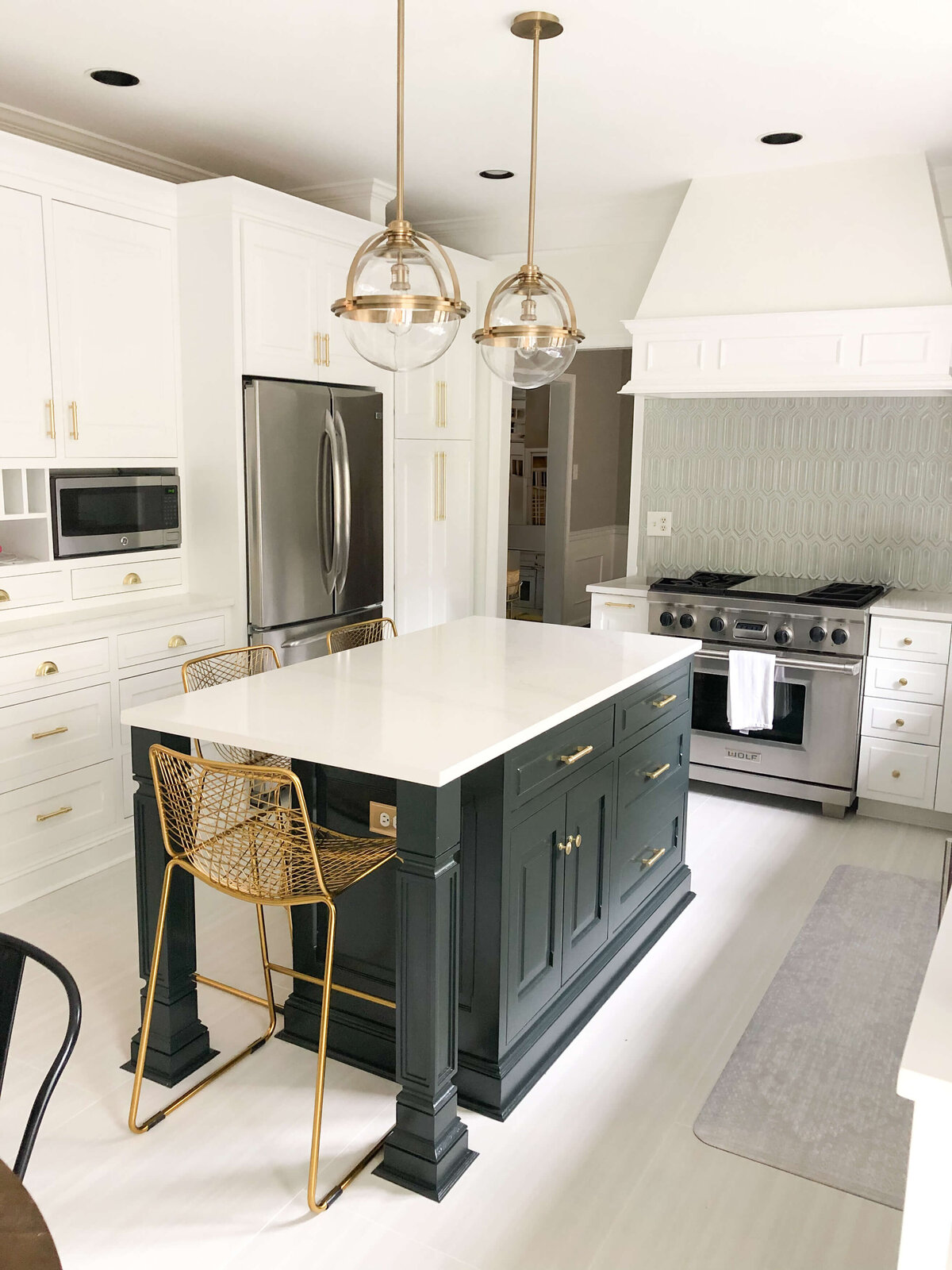 black-and-white-kitchen-island-wolf-range