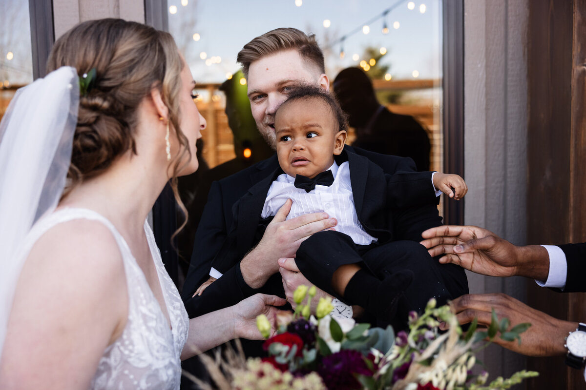 Kansas City Wedding Photographer - CaitlynCloudPhotography - kid crying family photos