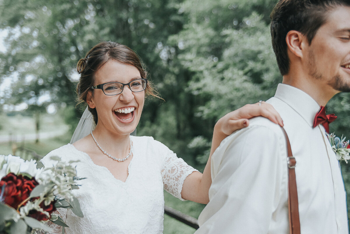 wedding bridal party | Iowa wedding photographer | Iowa Photographer | Playlife | Cedar Rapids | Iowa City | Kalona | Alaynna Ann Schwartz-15