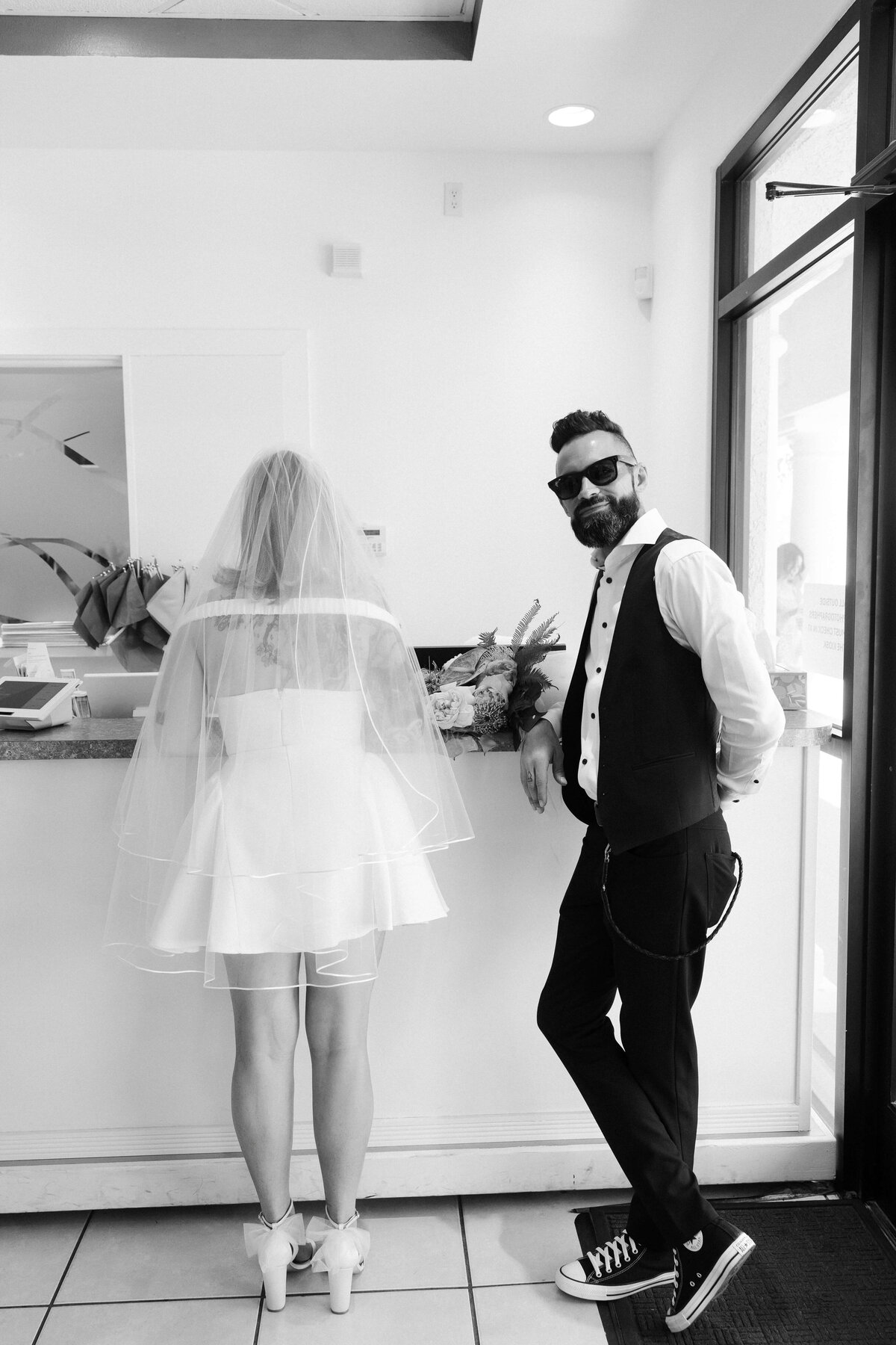 34_riskyexposure_sasha-andy_las-vegas-elopement-photography